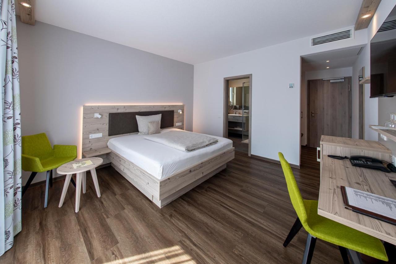 Landhotel Hopp Garni Hessheim Exteriör bild